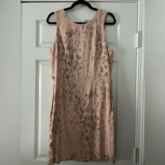 poleci Dresses & Skirts - Poleci Silk Sheath Sleeveless Dress sz 10
